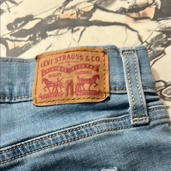 Levi's Blue Jean Shorts with Cuffed Hem - Picture 3 of 3